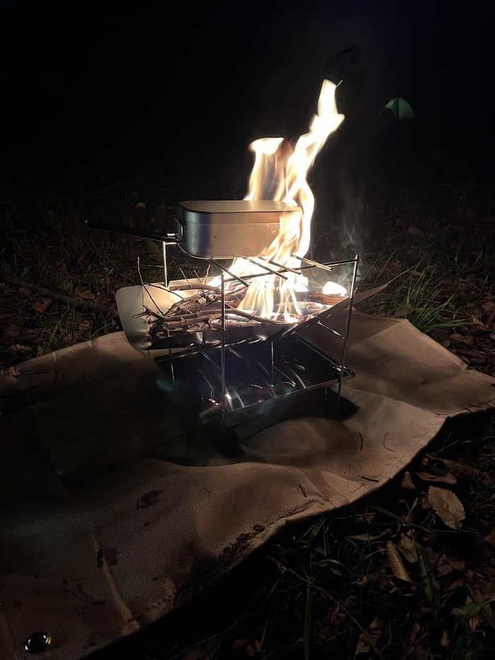 Amazonで買った軽量コンパクトな焚き火台